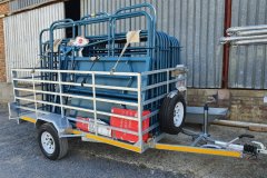 Trailer-met-bees-toerusting