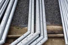 Pyppale men oorhang / Tubular posts with overhang