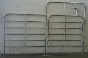CATTLE HURDLE WITH SIDE GATE